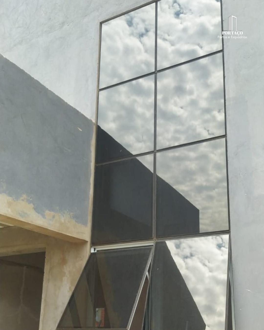 porta de acm instlada