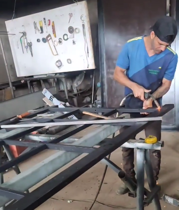 porta de acm fabricada e instalada por Portaço